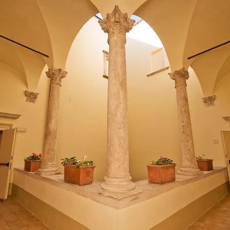 Palazzo Guiderocchi מלון 4*