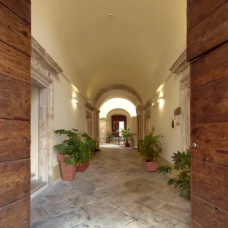 Palazzo Guiderocchi מלון