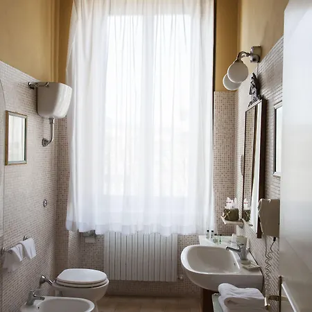 Palazzo Guiderocchi מלון 4*