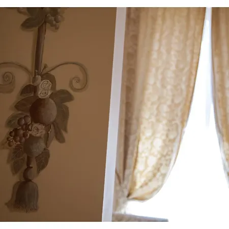 Palazzo Guiderocchi Асколи-Пичено