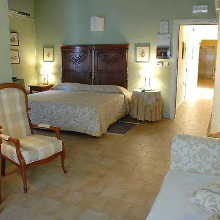 Palazzo Guiderocchi فندق أسكولي بيتشينو