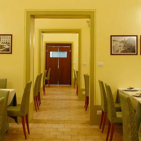 Palazzo Guiderocchi فندق أسكولي بيتشينو